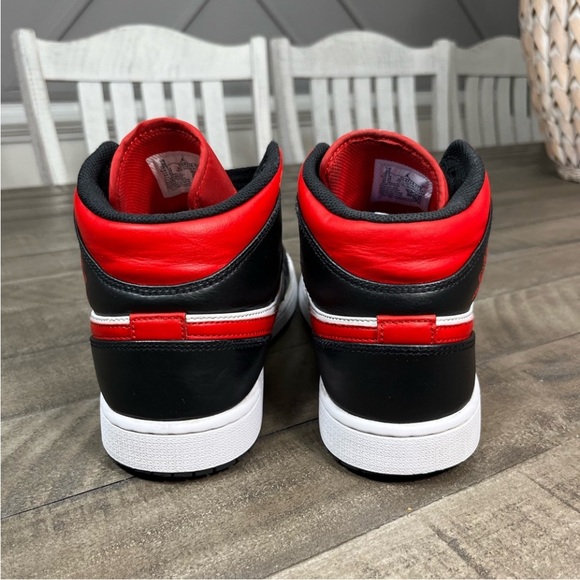 Nike Air Jordan 1 Mid Bted Toe Sneakers Sz 10 - Picture 4 of 5